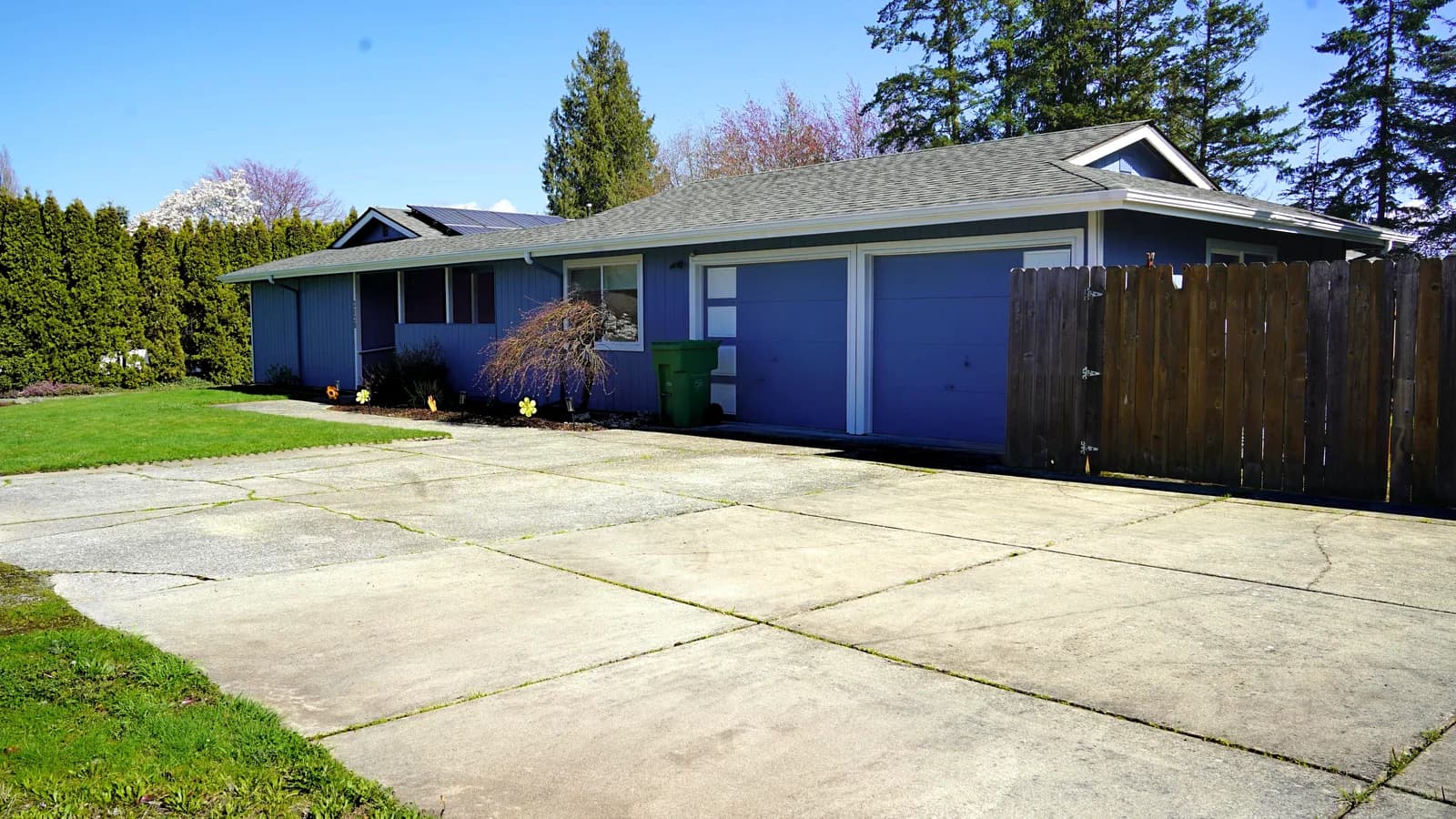 Warm, inviting home exterior surrounded by nature in Mount Vernon, Washington